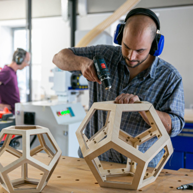 השתלמויות בתחום המייק